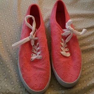 NWOT Coral eyelet sneakers